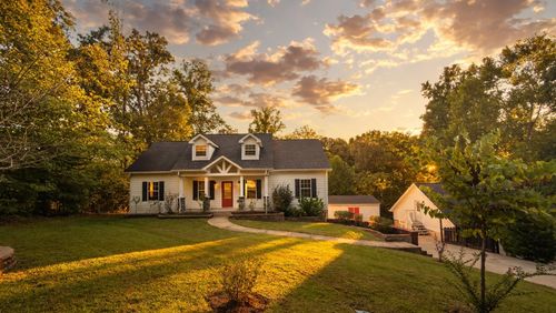 111 Lakeland Dr, Dover, TN, 37058-3404 | Card Image