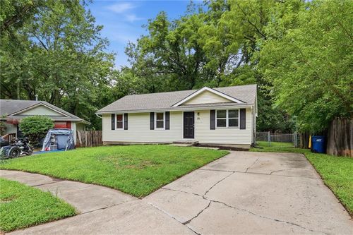 15 Brooks Ct, Liberty, MO, 64068-3605 | Card Image