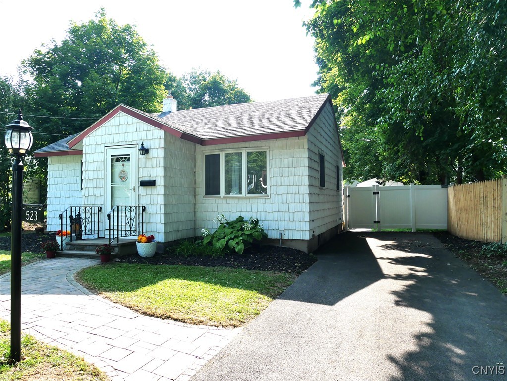 Roby Ave, East Syracuse, NY 13057
