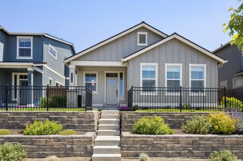3756 Cole Rd, Bend, OR, 97701-7501 | Card Image