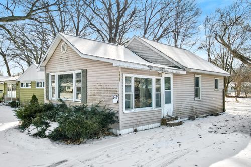 1323 Catherine Ave, Muskegon, MI, 49442-4118 | Card Image