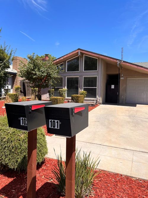 3136 W Austin 101 & 102 Way, Fresno, CA, 93722 | Card Image