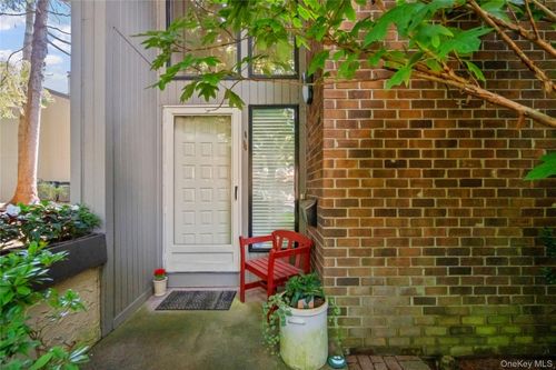 166 High Pond Dr, Jericho, NY, 11753-2805 | Card Image