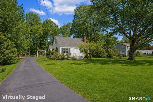 32 Crescent Dr, Easton, CT, 06612-1808 | Card Image