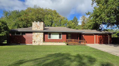 800 14th Ave, International Falls, MN, 56649-2556 | Card Image