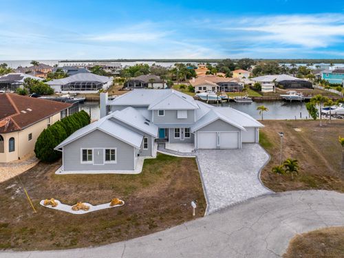 139 Seville Pl Sw, PORT CHARLOTTE, FL, 33952-9138 | Card Image