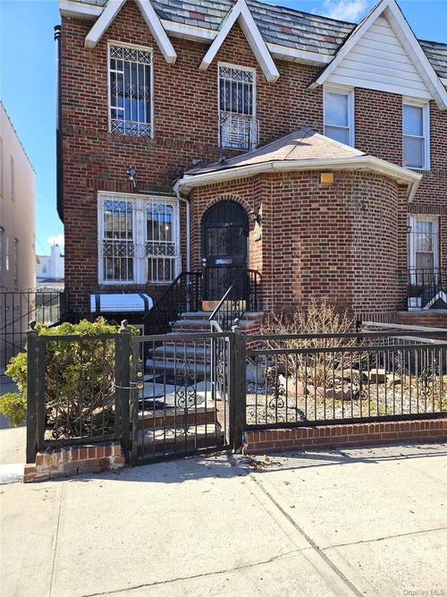 30-32 84th St, Flushing, NY, 11370-1923 | Card Image
