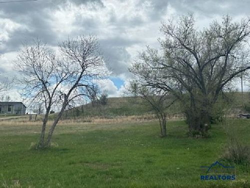 802 4th Ave, Edgemont, SD, 57735 | Card Image