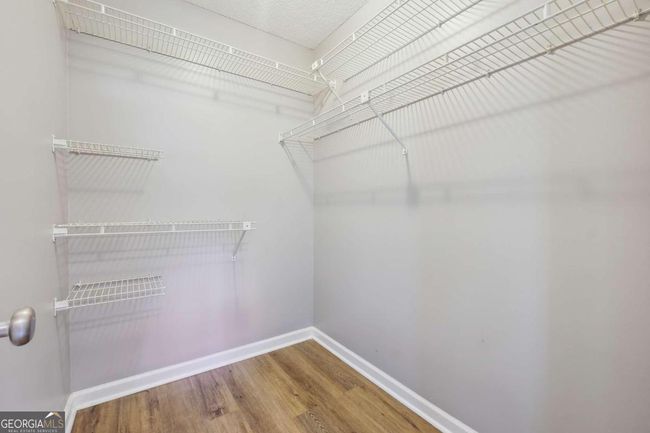 827 Mountain View Dr, House other with 4 bedrooms, 4 bathrooms and 4 parking in Stone Mountain GA | Image 17