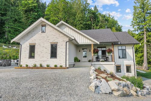 33593 Richards Ave, Mission, BC, V2V7E4 | Card Image