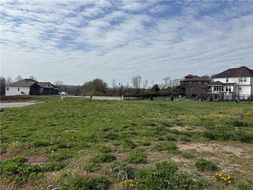 2512 Ne Wheatley Dr, Blue Springs, MO, 64029-7717 | Card Image