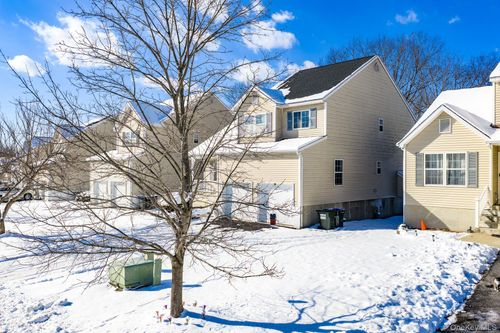 25 Alexander Dr, Washingtonville, NY, 10992-1203 | Card Image