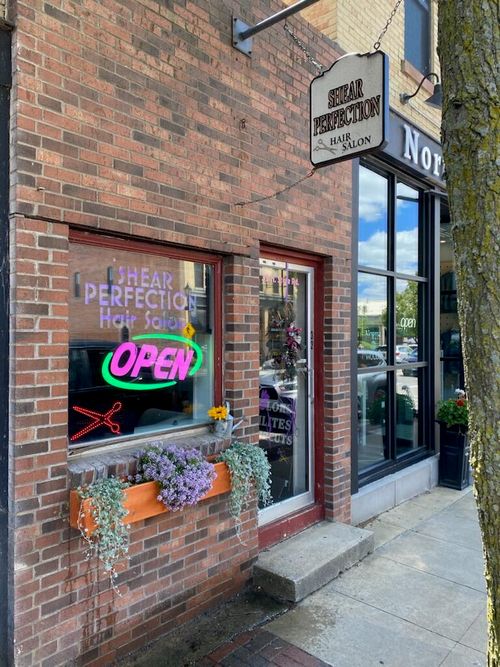 32 W State Rd, Newaygo, MI, 49337-8128 | Card Image