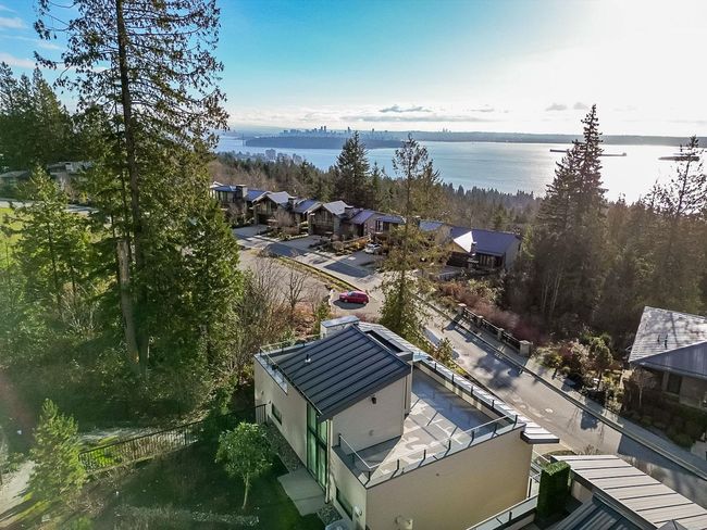 2991 Burfield Place, Home with 3 bedrooms, 3 bathrooms and 5 parking in West Vancouver BC | Image 32
