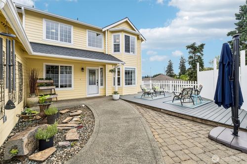 1929 19th Avenue Ct Se, Puyallup, WA, 98372-7122 | Card Image