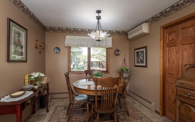 Dining Area | Image 10