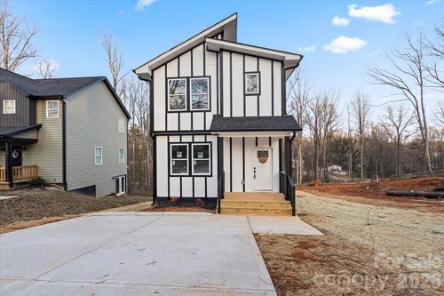 533 Crowell Ave, Statesville, NC, 28677-4916 | Card Image
