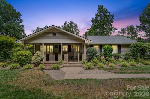 33 Coffey Cir, Asheville, NC, 28806-9584 | Card Image