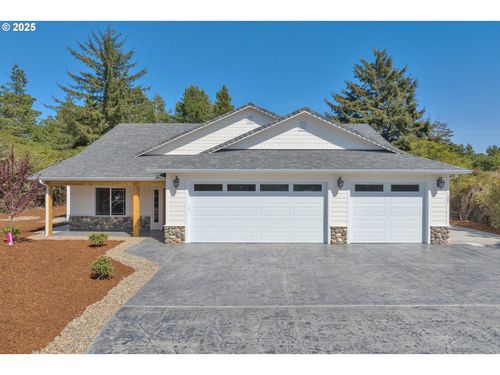 133 Shoreline Dr, Florence, OR, 97439-8980 | Card Image