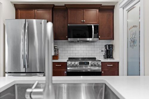 36-46778 Hudson Rd, Chilliwack, BC, V2R0K4 | Card Image
