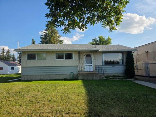 1017 12 Avenue, Wainwright, AB, T9W1E8 | Card Image