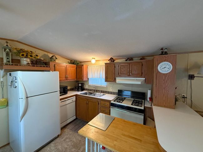 29 - 1930 Hideaway Hills Ln, Home with 2 bedrooms, 2 bathrooms and null parking in Lansing IA | Image 5