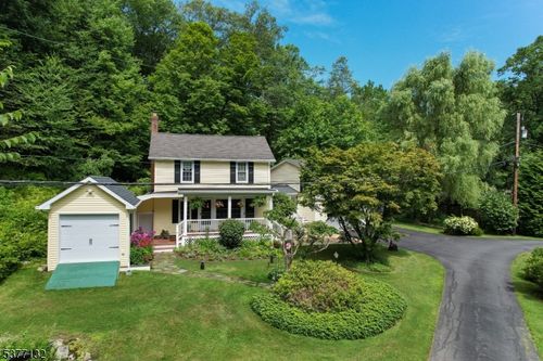 4 Mill Rd, Flanders, NJ, 07836-9611 | Card Image