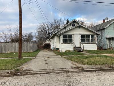 1130 Vermilya Avenue, Home with 2 bedrooms, 1 bathrooms and null parking in Flint MI | Image 1