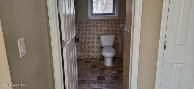Bathroom 2 | Image 30