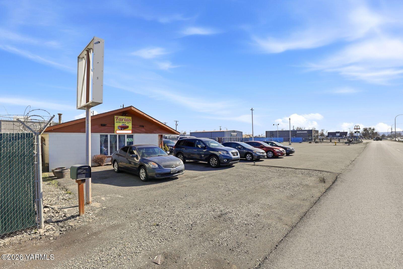 Commercial Sale in Wapato