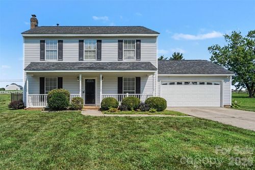8512 Indian Summer Trl, Harrisburg, NC, 28075-9686 | Card Image
