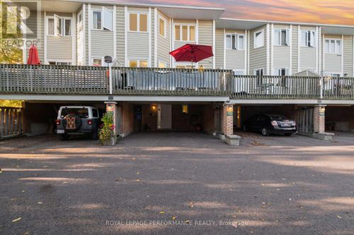 1150 Chimney Hill Way, Gloucester, ON, K1J8Z8 | Card Image