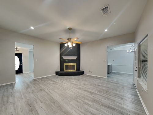4912 Barberry Dr, Fort Worth, TX, 76133-7934 | Card Image