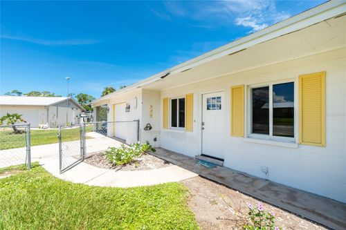 510 Sandlor Dr, ENGLEWOOD, FL, 34223-3530 | Card Image