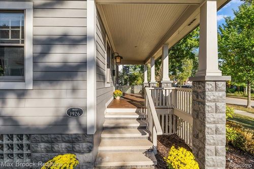 1207 Villa Rd, Birmingham, MI, 48009-6589 | Card Image