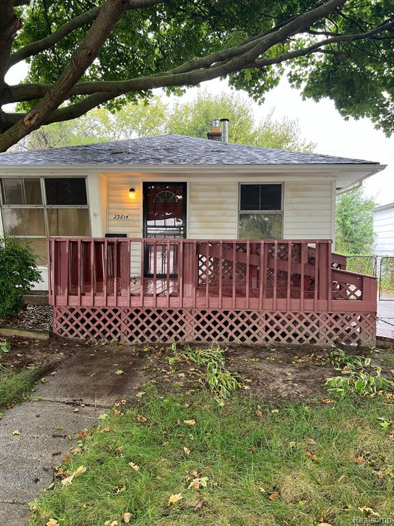 Shakespeare Ave, Eastpointe, MI 48021