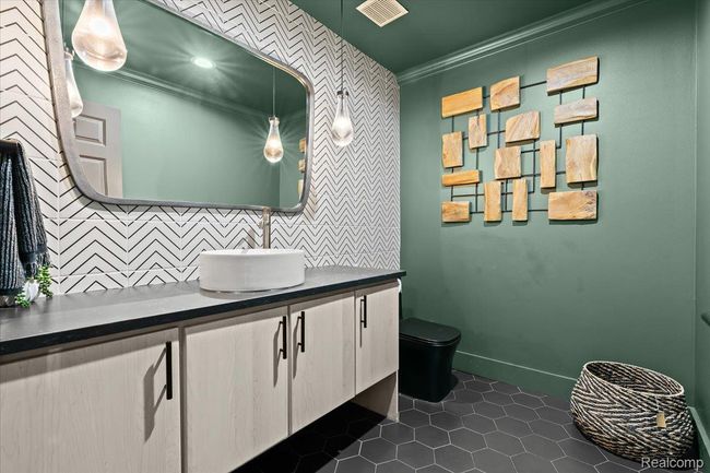 First floor powder room. | Image 18