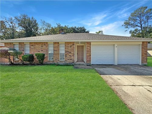 213 Chess Dr, Slidell, LA, 70458-1015 | Card Image