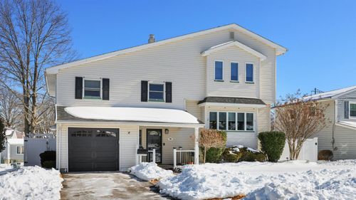 70 Connor Ave, Metuchen, NJ, 08840-2255 | Card Image