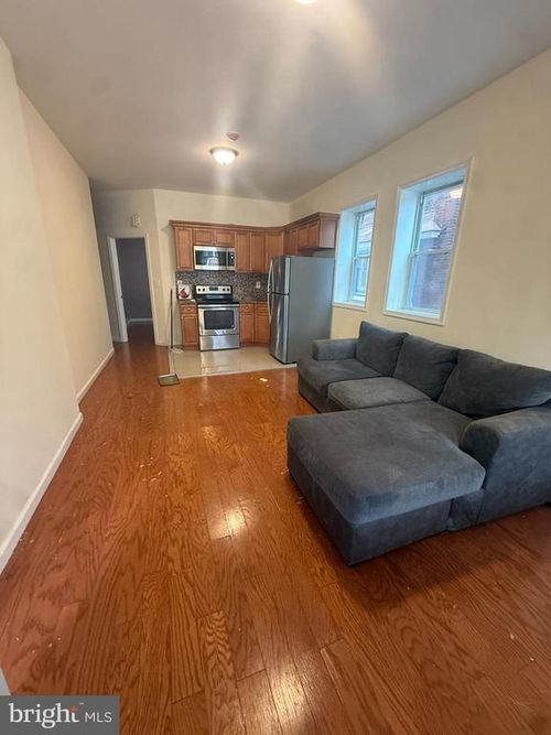 fl-1st-4917 N 12th St, PHILADELPHIA, PA, 19141-3509 | Card Image