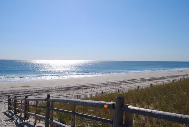 14 E 16 Th St, House other with 4 bedrooms, 2 bathrooms and null parking in Barnegat Light NJ | Image 4
