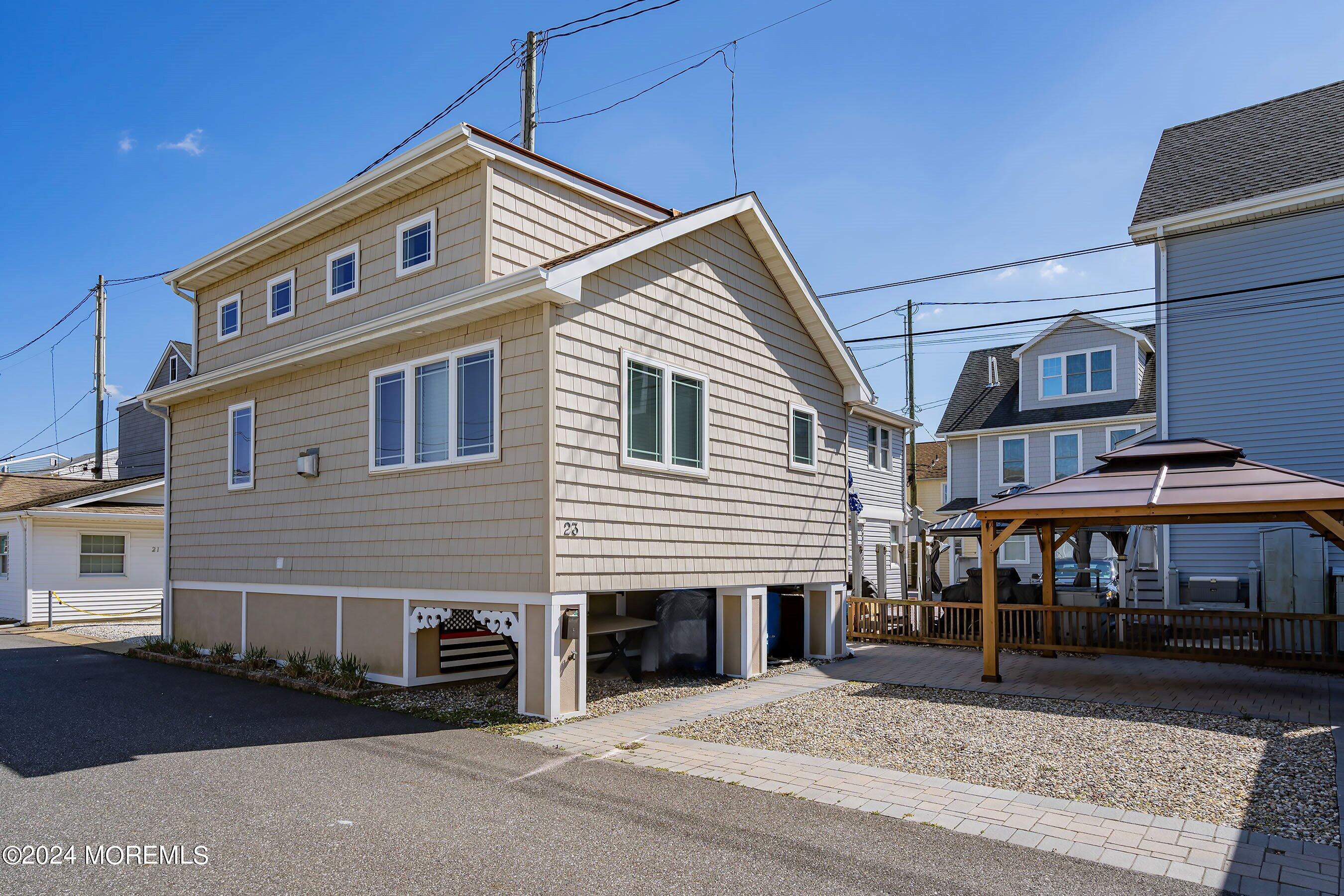 Sea Way, Lavallette, NJ 08735