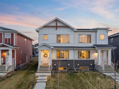 1053 West Lakeview, Chestermere, AB, T1X2T2 | Card Image