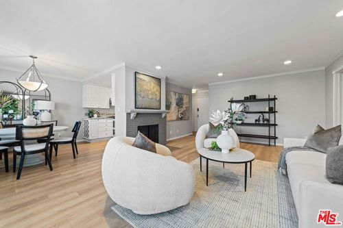 207-2320 S Bentley Ave, Los Angeles, CA, 90049-3216 | Card Image