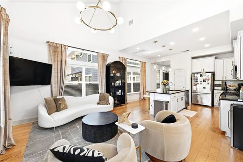 2306 Capulet St, Austin, TX, 78741-6651 | Card Image