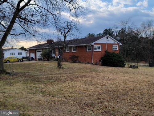 7628 Huron Dr, Gainesville, VA, 20155-1717 | Card Image