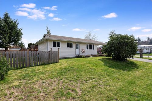 1890 15th Ave, Campbell River, BC, V9W4J9 | Card Image