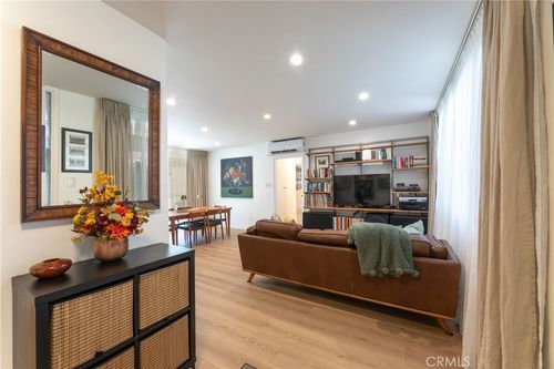 102-210 Grand Ave, Long Beach, CA, 90803-6102 | Card Image