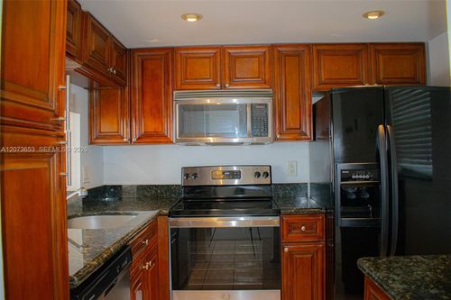 411-9230 Lagoon Pl, Davie, FL, 33324-6705 | Card Image
