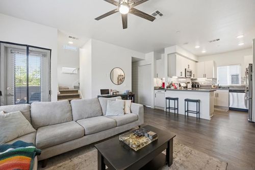 1-4464 Ocean View Blvd, San Diego, CA, 92113-1147 | Card Image